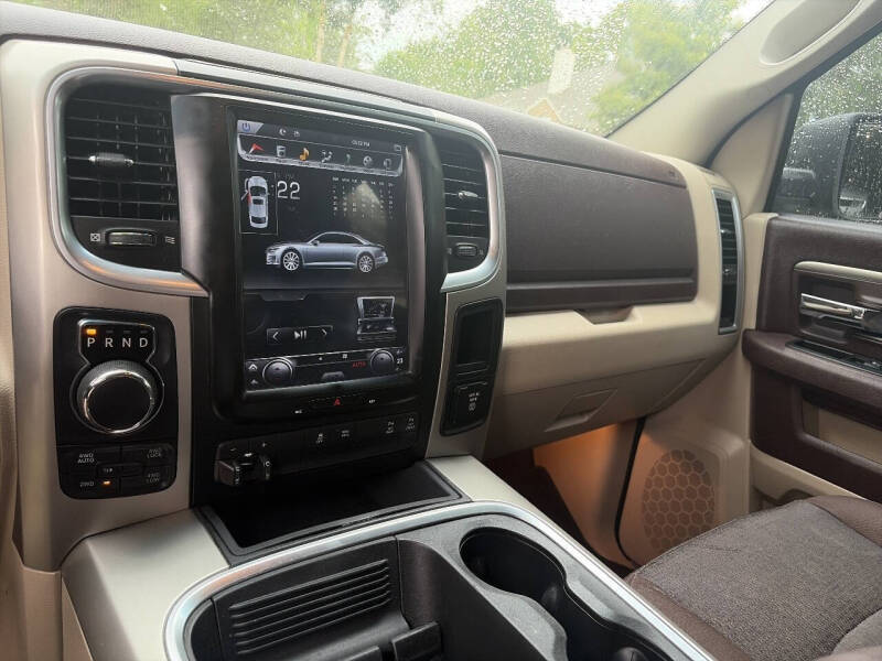 2015 RAM 1500 SLT