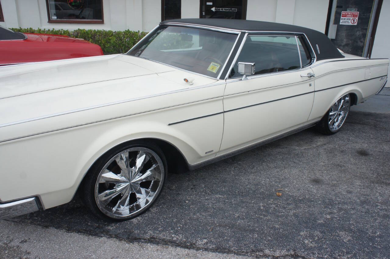 1971 Lincoln Continental Mark III 14