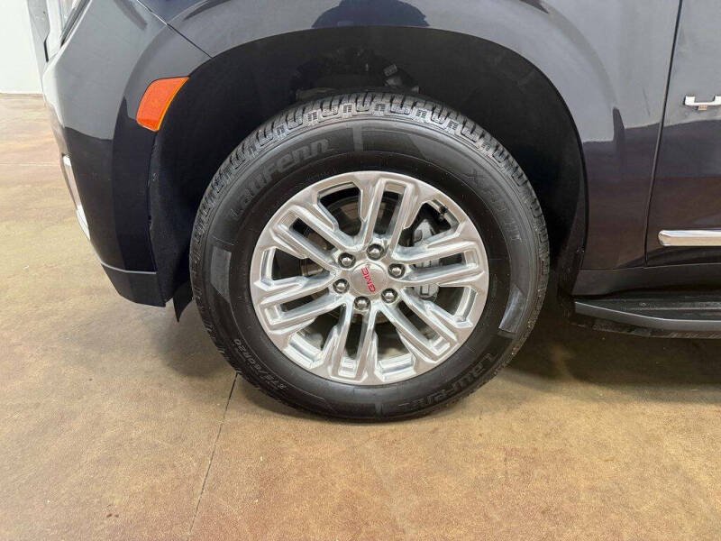 2024 GMC Yukon XL SLT