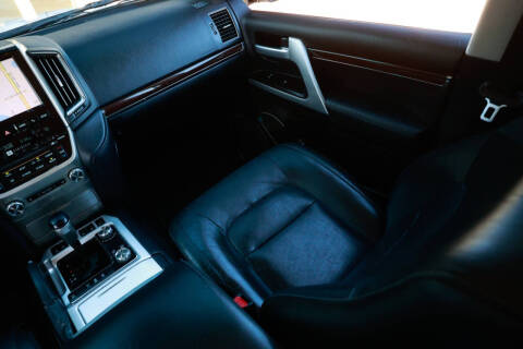 2017 Toyota Land Cruiser