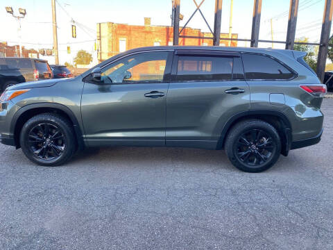 2016 Toyota Highlander LE