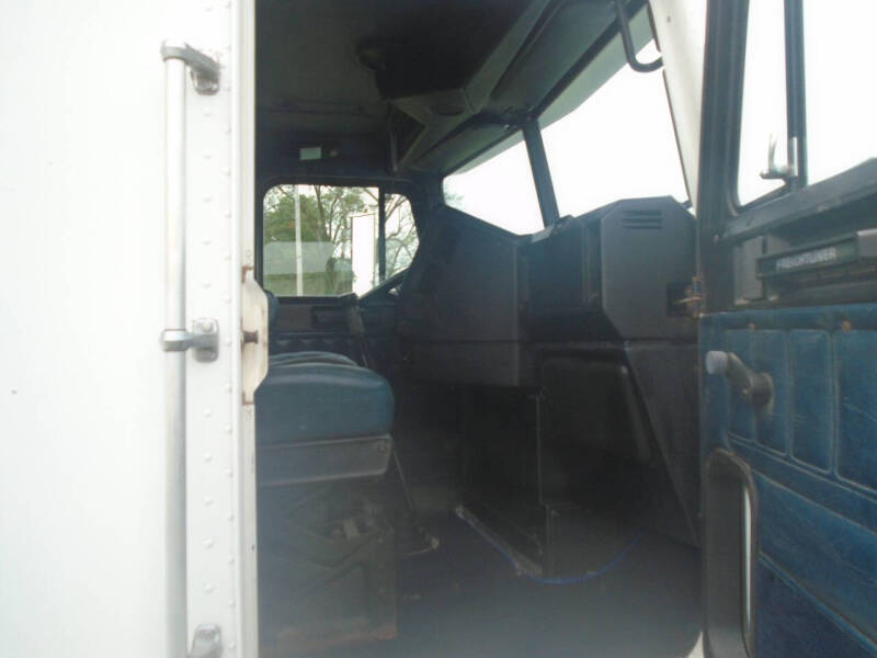 1990 Freightliner CONVENTIONAL FLD