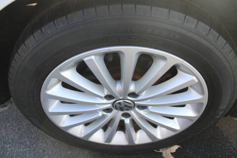 2017 Volkswagen Passat 1.8T SE