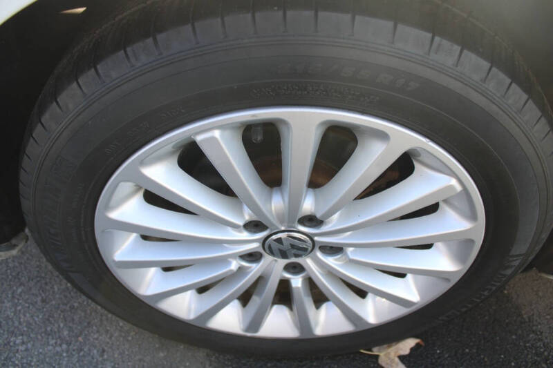 2017 Volkswagen Passat 1.8T SE