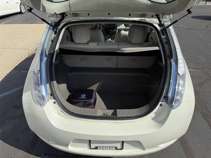 2011 Nissan LEAF SL