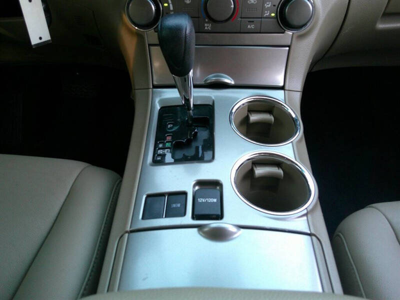 2012 Toyota Highlander SE