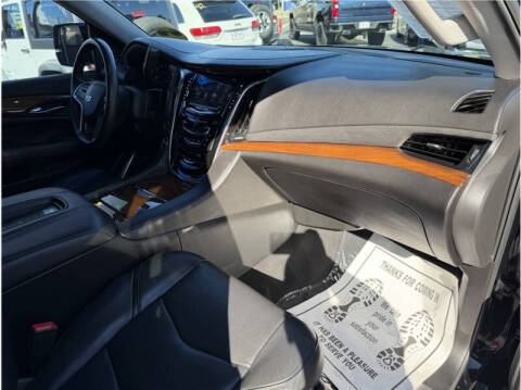 2017 Cadillac Escalade Luxury