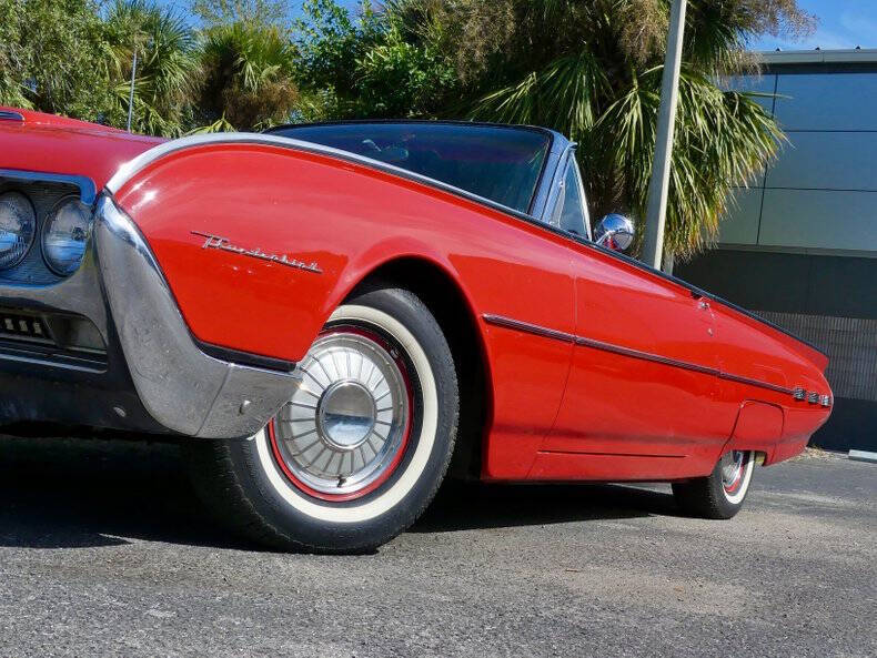 1962 Ford Thunderbird