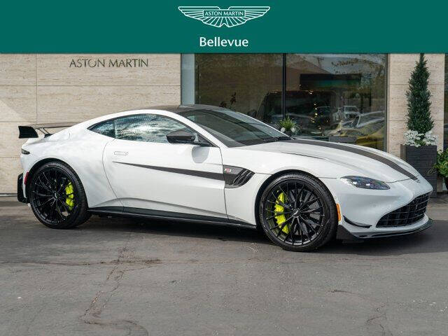 2023 Aston Martin Vantage 1