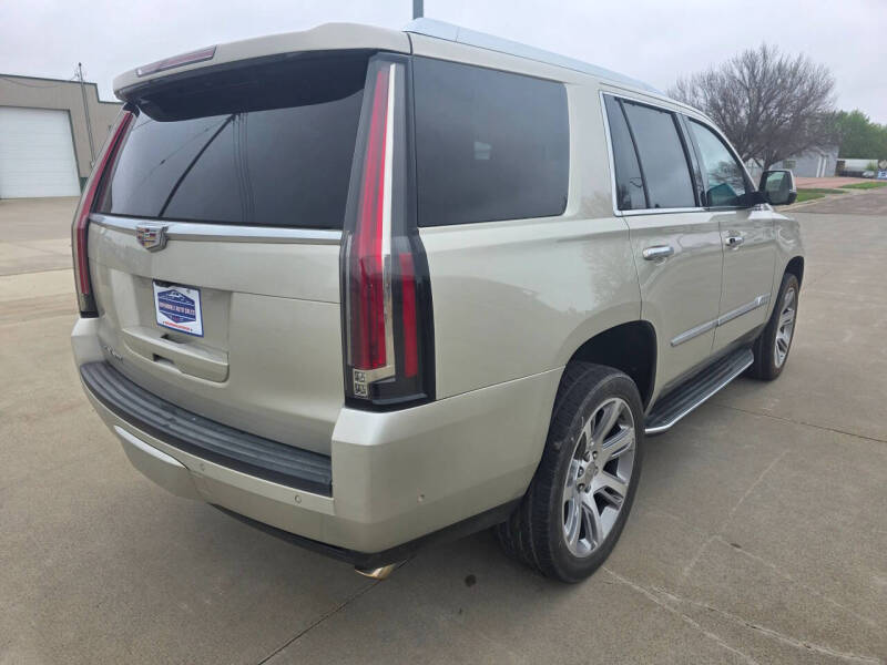 2017 Cadillac Escalade Luxury