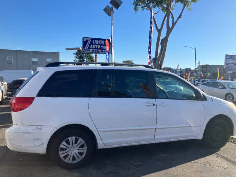 2006 Toyota Sienna LE 8 Passenger