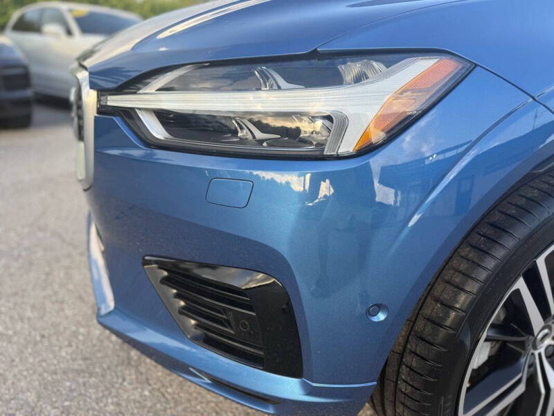 2018 Volvo XC60 T8 eAWD R-Design
