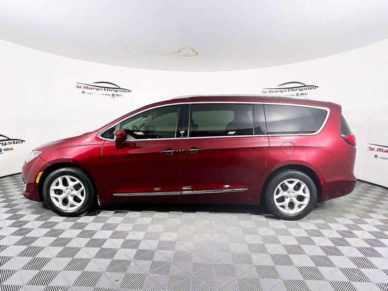 2017 Chrysler Pacifica Touring-L Plus