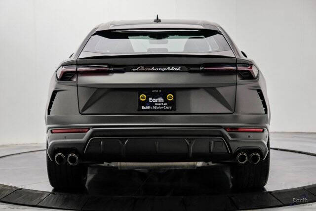 2022 Lamborghini Urus