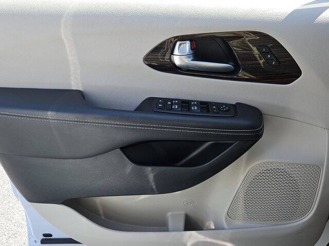2024 Chrysler Pacifica Limited