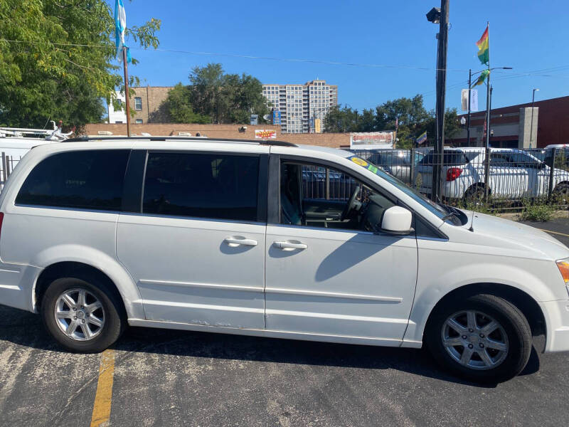 2008 Chrysler Town & Country Touring photo 7