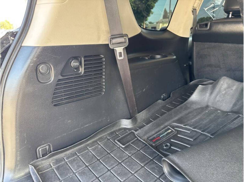 2017 Nissan Armada Platinum