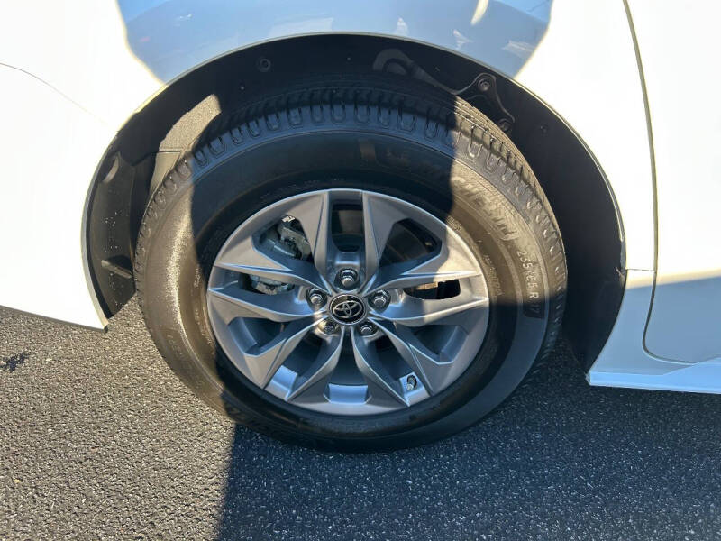 2022 Toyota Sienna XLE 8-Passenger