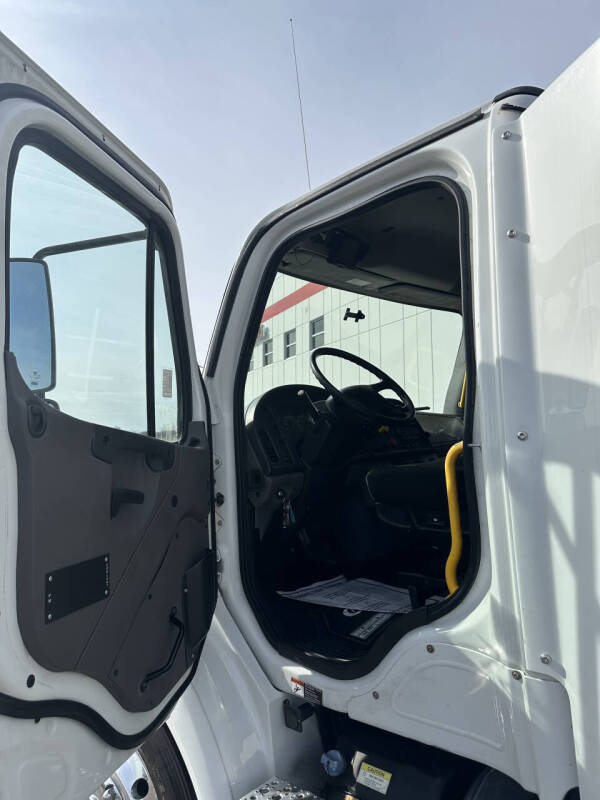 2019 Freightliner M2 112