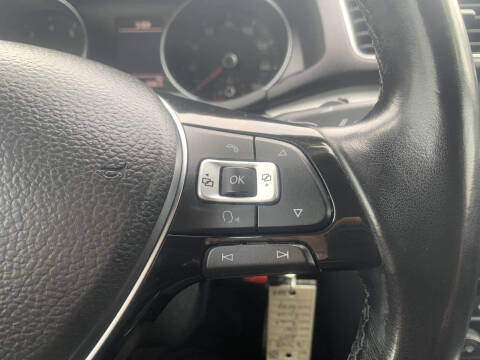 2017 Volkswagen Passat 1.8T R-Line