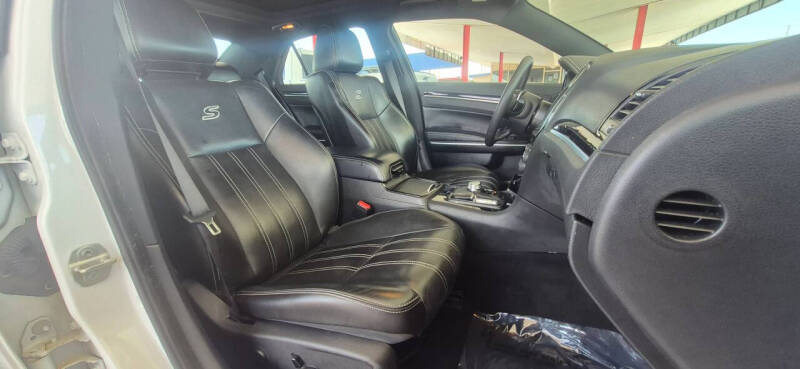 2023 Chrysler 300 S V6