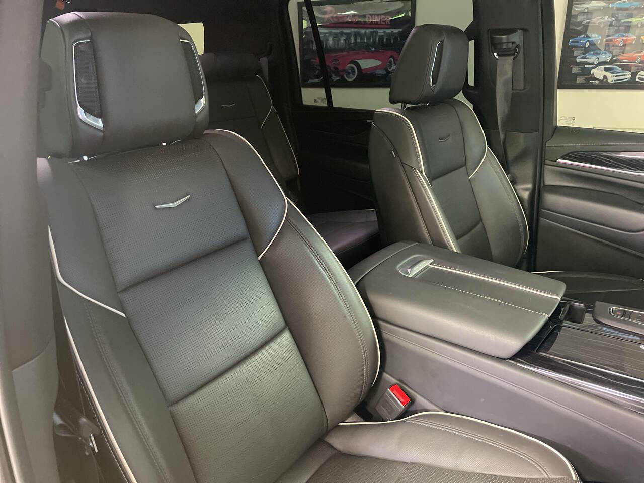 2023 Cadillac Escalade ESV 29