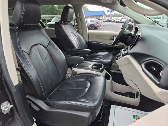 2022 Chrysler Pacifica Touring L