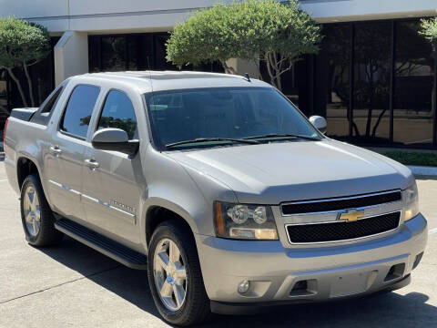 2007 Chevrolet Avalanche for sale at Auto Starlight in Dallas TX