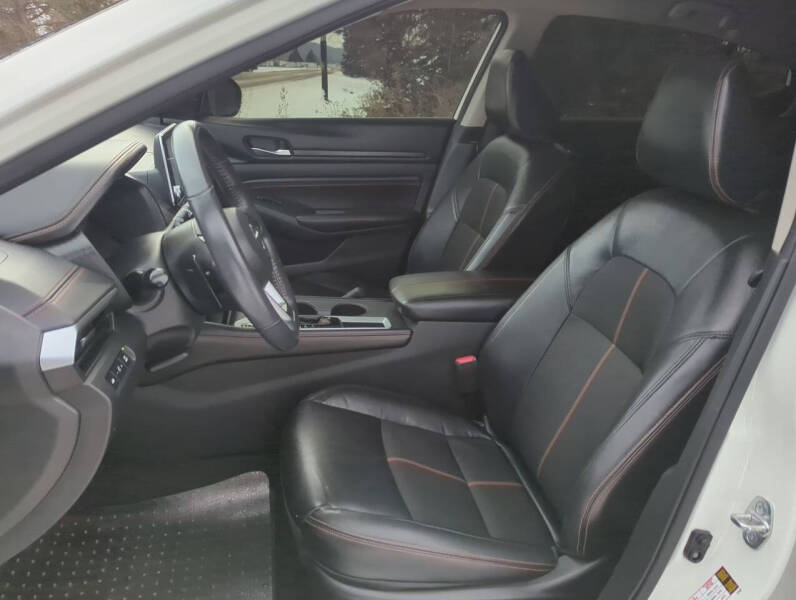 2022 Nissan Altima 2.5 SR