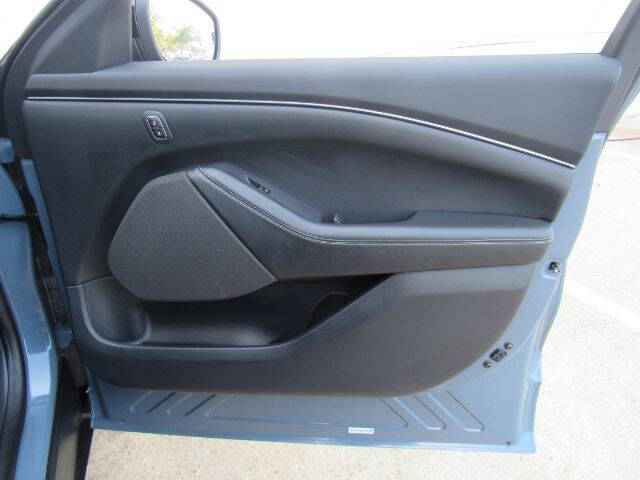 2024 Ford Mustang Mach-E Select