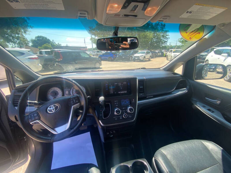 2015 Toyota Sienna