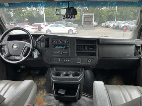 2022 Chevrolet Express 3500