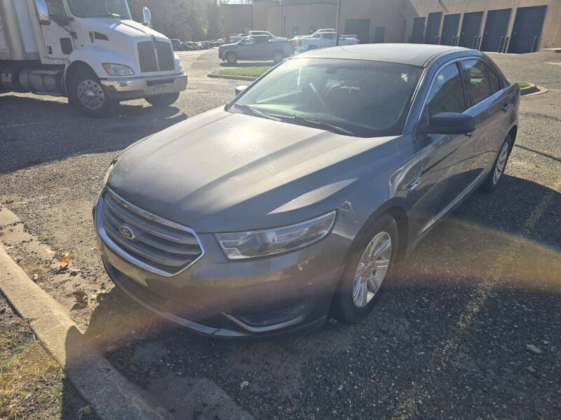 2014 Ford Taurus SE
