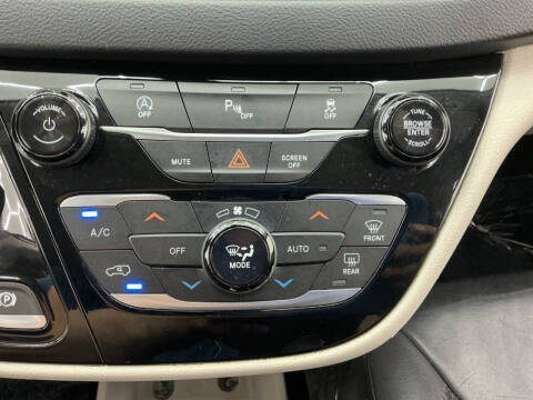 2020 Chrysler Pacifica Touring L