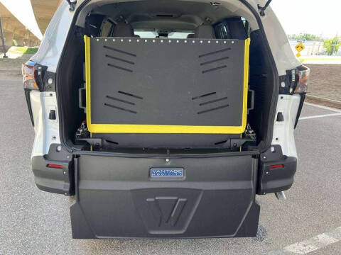 2026 Toyota Sienna LE 8-Passenger
