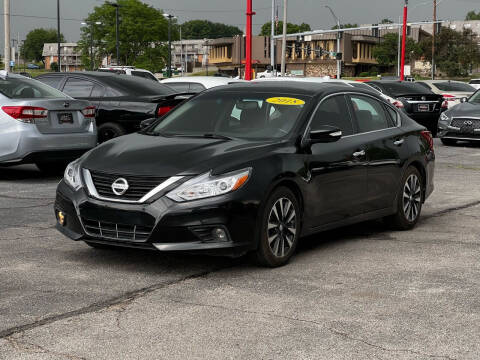 2018 Nissan Altima for sale at El Chapin Auto Sales, LLC. in Omaha NE