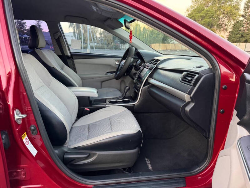 2016 Toyota Camry SE