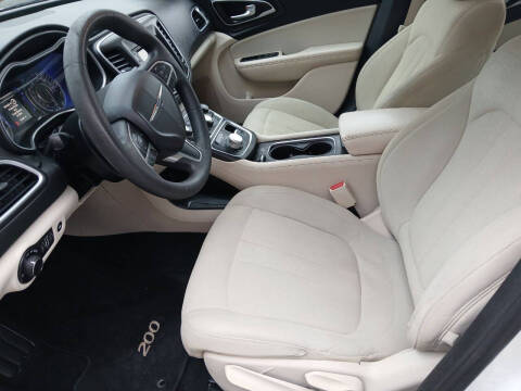 2015 Chrysler 200 Limited