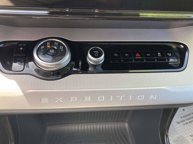 2025 Ford Expedition Active