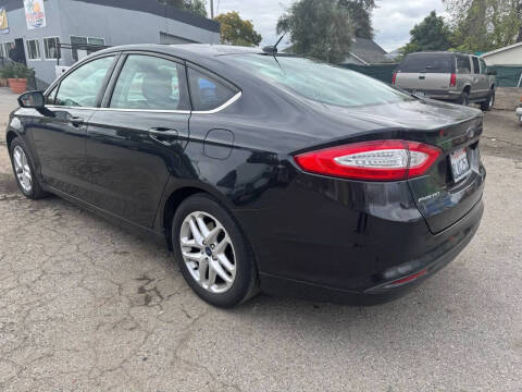 2014 Ford Fusion SE