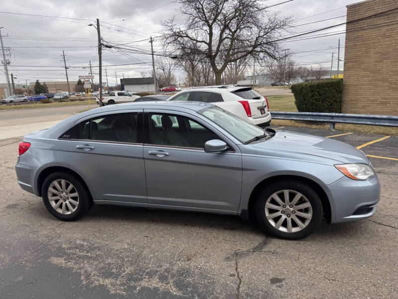 2013 Chrysler 200 Touring