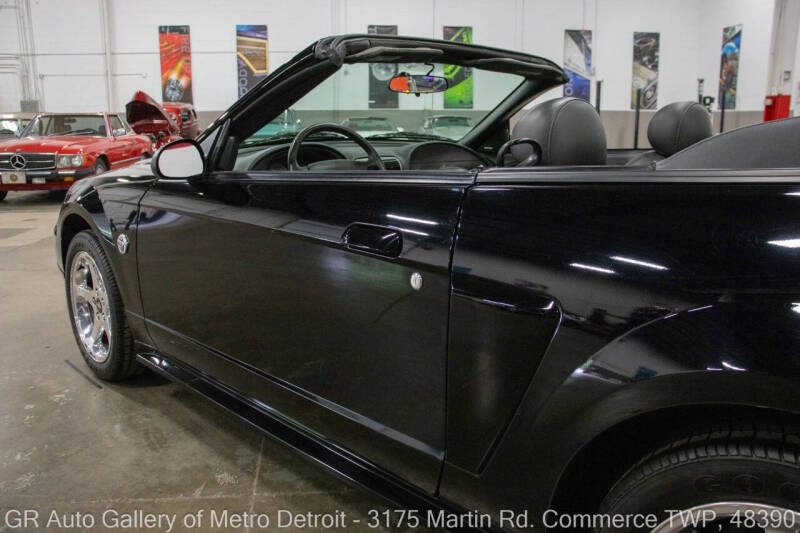 2004 Ford Mustang GT Deluxe