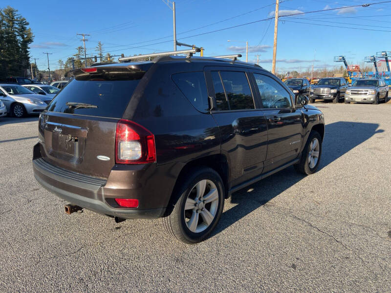 2014 Jeep Compass Latitude photo 3