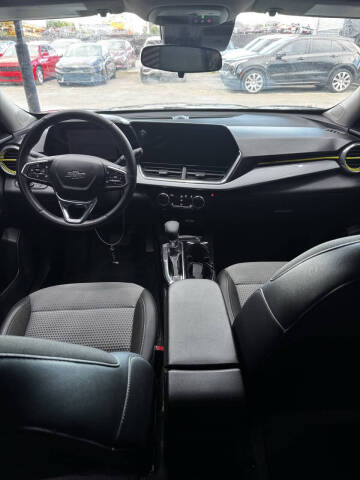 2024 Chevrolet Trax LT