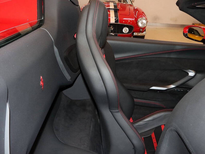 2024 Ferrari 296 GTS