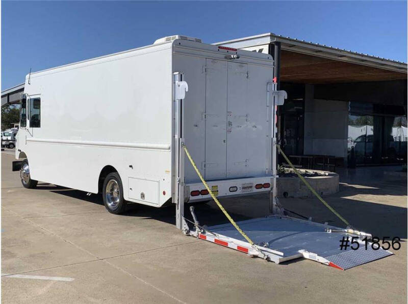 2016 Freightliner MT45 Chassis