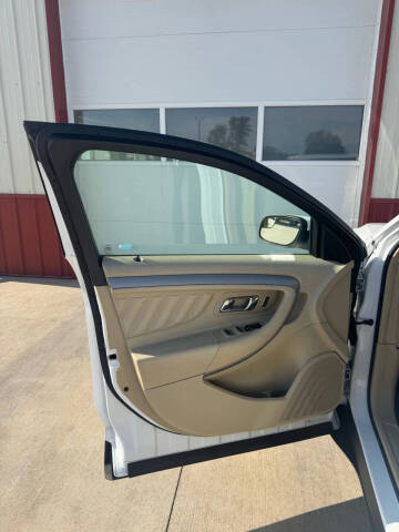 2016 Ford Taurus SEL