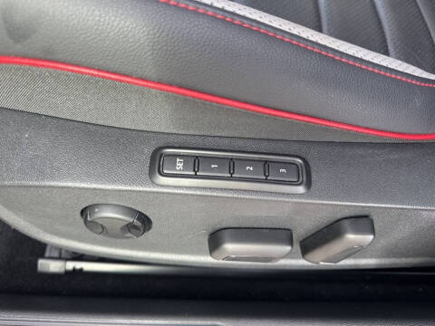 2024 Volkswagen Golf GTI SE