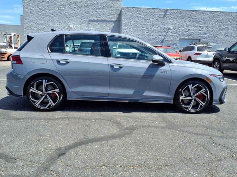 2025 Volkswagen Golf GTI SE