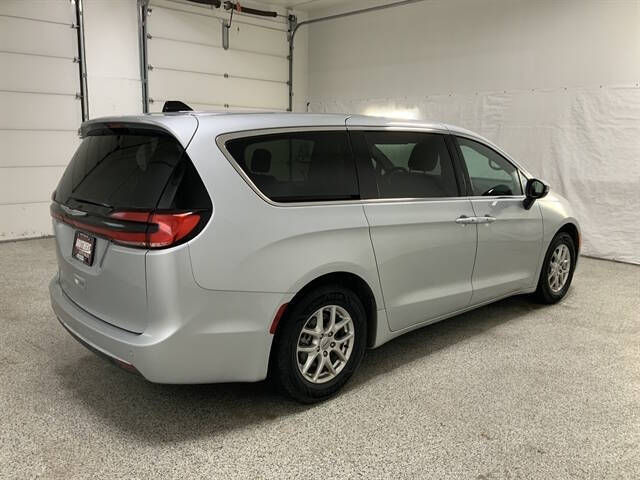 2023 Chrysler Pacifica Touring